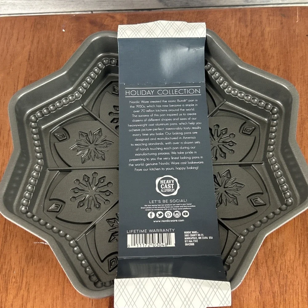 New Nordic Ware Sweet Snowflakes Shortbread 6 Cup Aluminium Baking Pan Mold